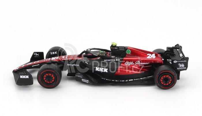 Spark-model Alfa romeo F1  C43 Team Stake N 24 Season 2023 Guanyu Zhou 1:64 Černá Červená