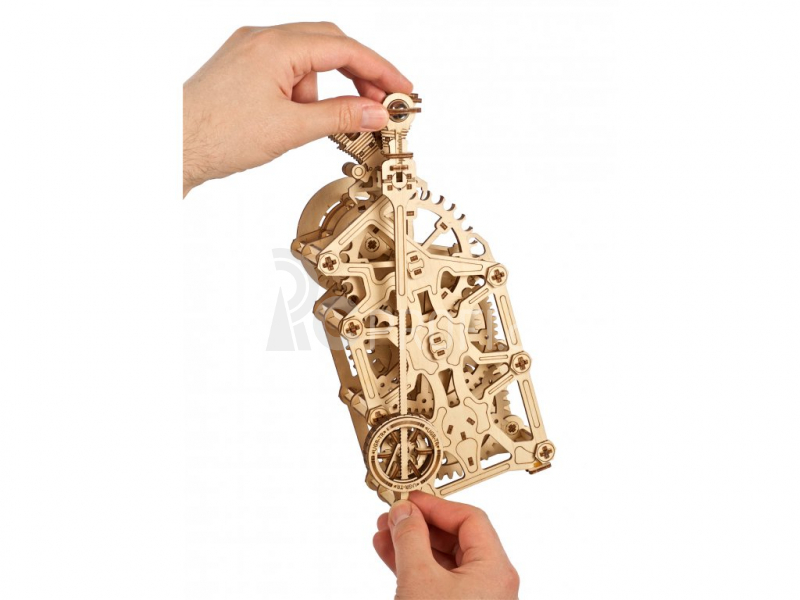 Ugears 3D dřevěné mechanické puzzle Hodiny motoru