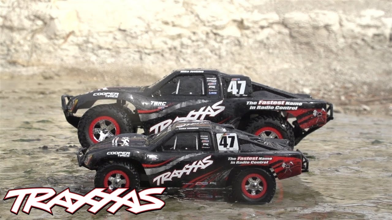 RC auto Traxxas Slash 1:16 RTR, černá