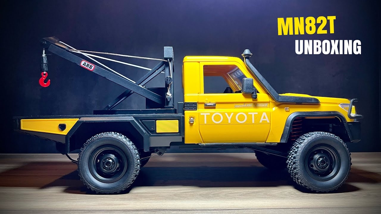 RC auto Land Cruiser Toyota s navijákem, červená