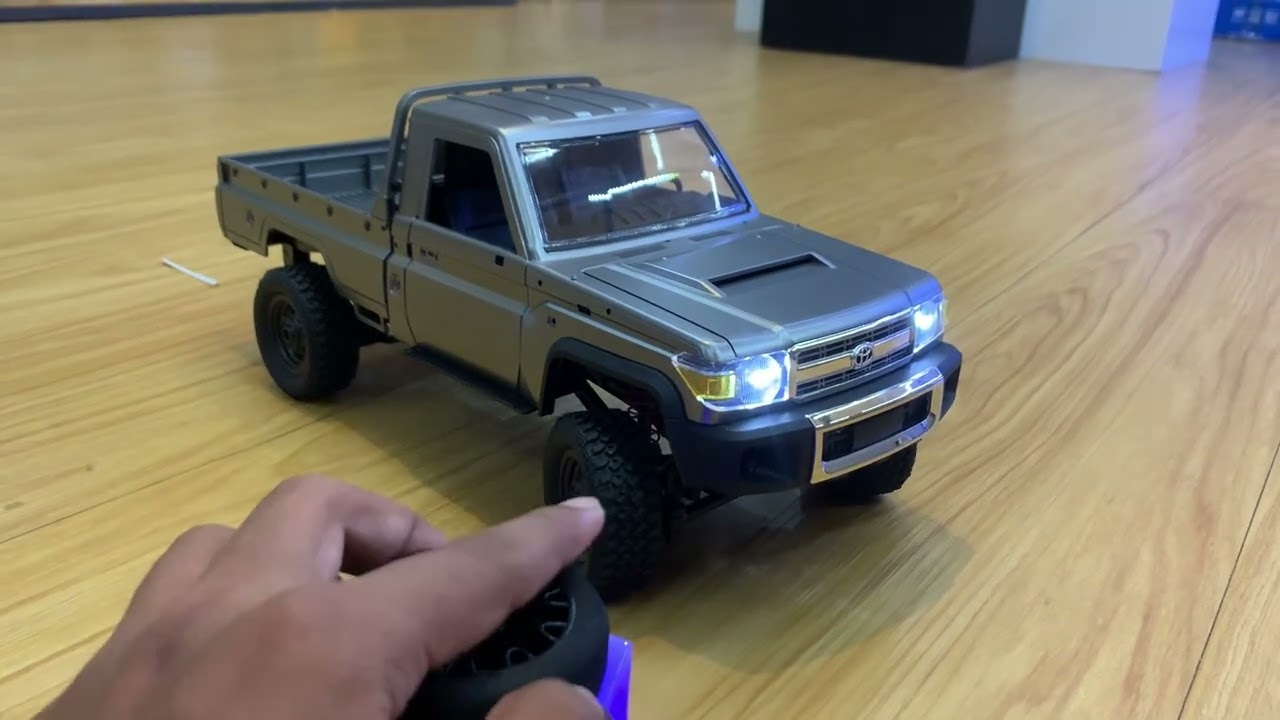 RC auto Land Cruiser Toyota PRO, modrá