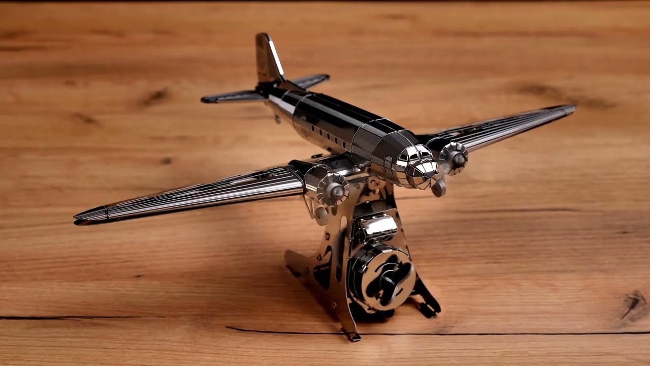 Ocelová stavebnice Remerkable Douglas DC-3