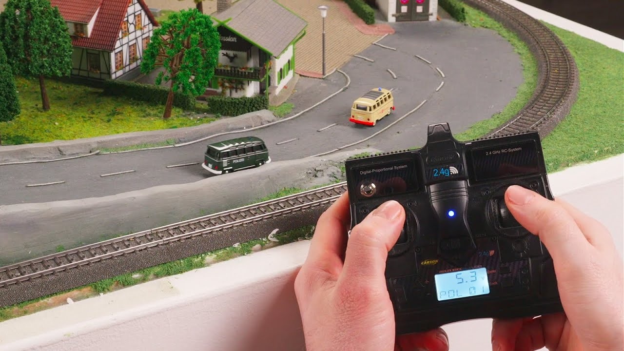 RC sada VW T1 Policejní vůz a Maltézská sanitka 1:87