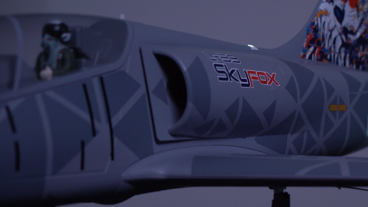 RC letadlo KAVAN L-39 Skyfox 1088mm, šedá