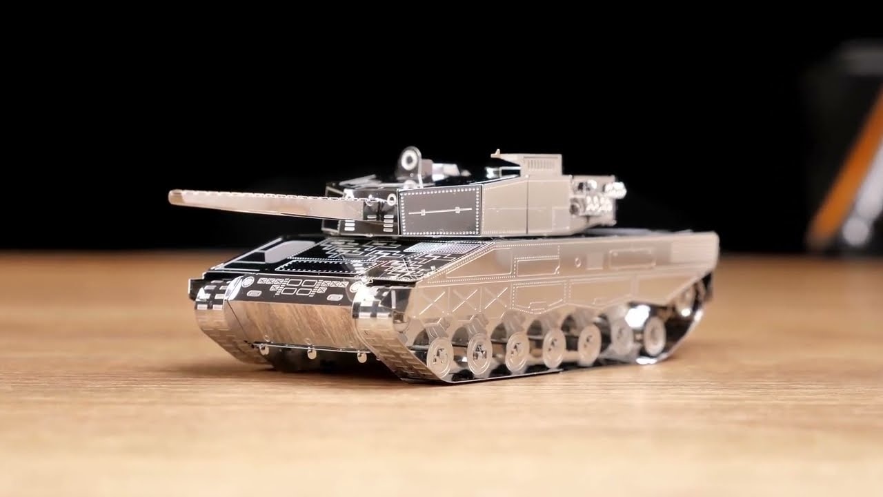 Ocelová stavebnice tank Leopard 2