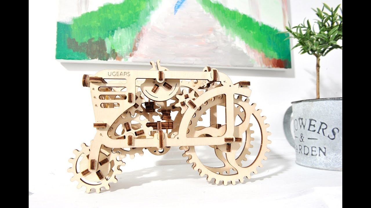 Ugears 3D dřevěné mechanické puzzle Traktor