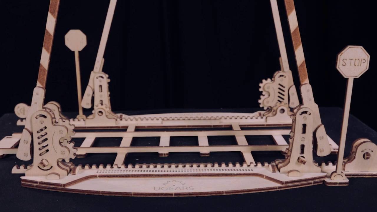 Ugears 3D dřevěné mechanické puzzle Železniční nástupiště