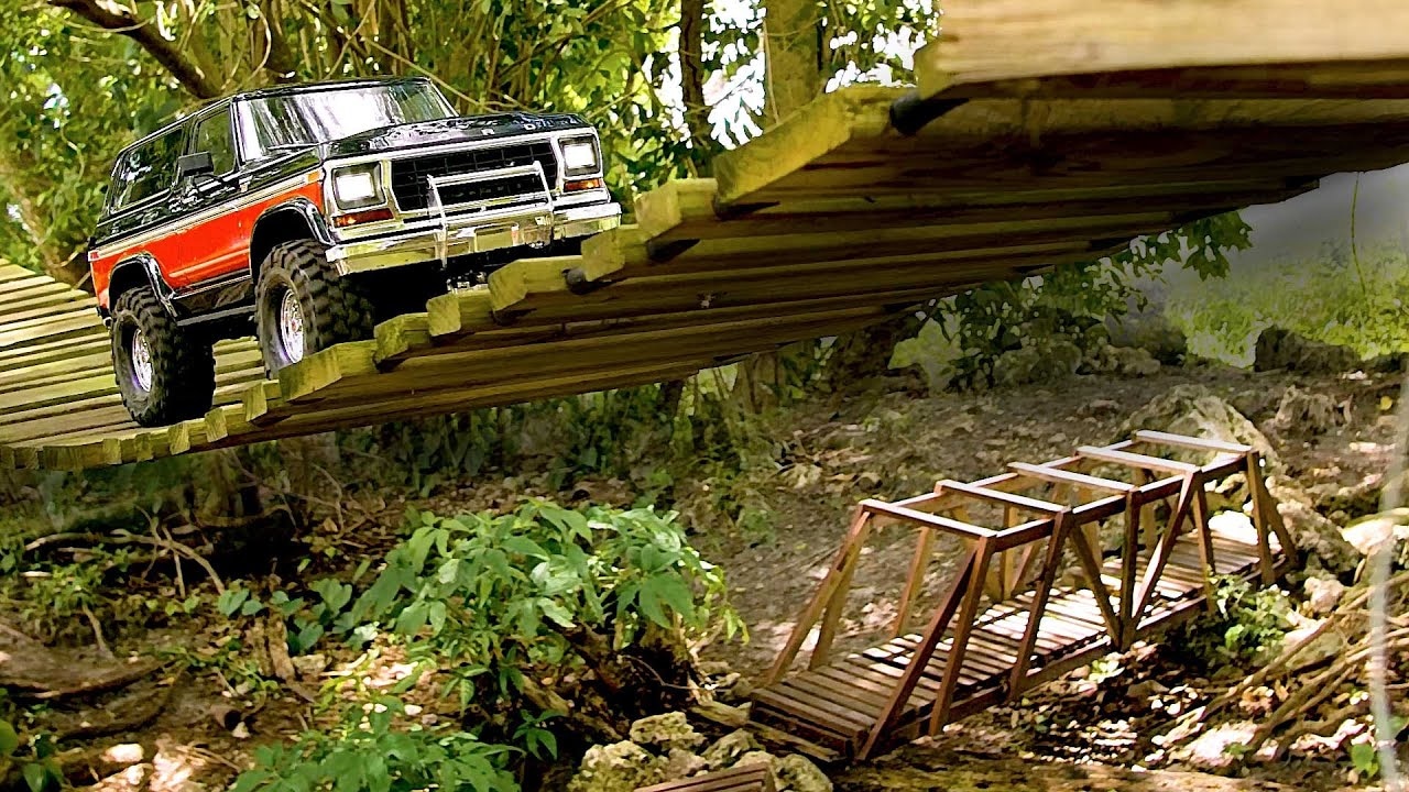 RC auto Traxxas TRX-4 Ford Bronco 1979 1:10 RTR, červená