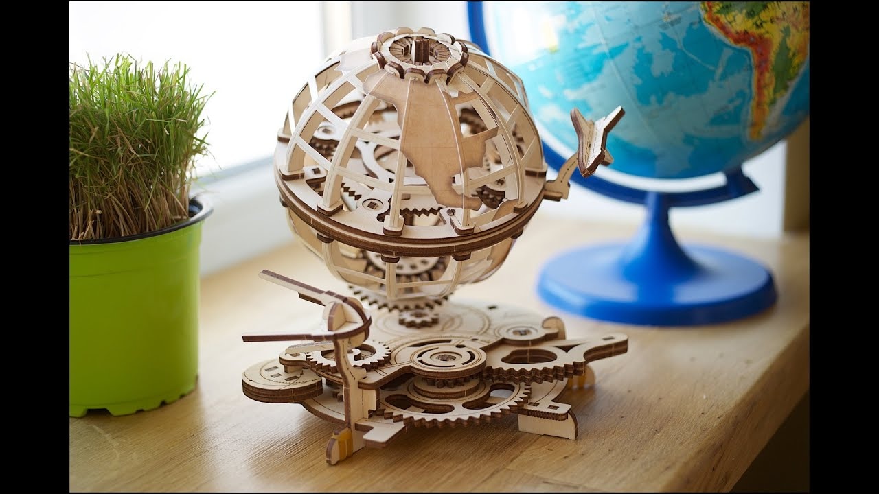 Ugears 3D dřevěné mechanické puzzle Globus