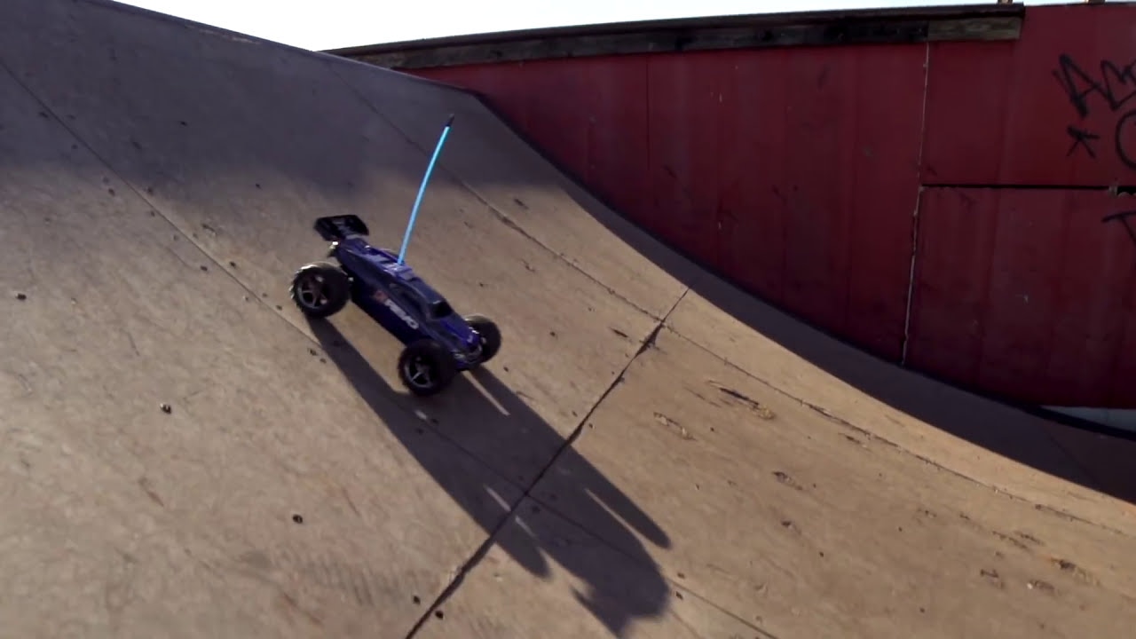 RC auto Traxxas E-Revo 1:16 RTR, červená