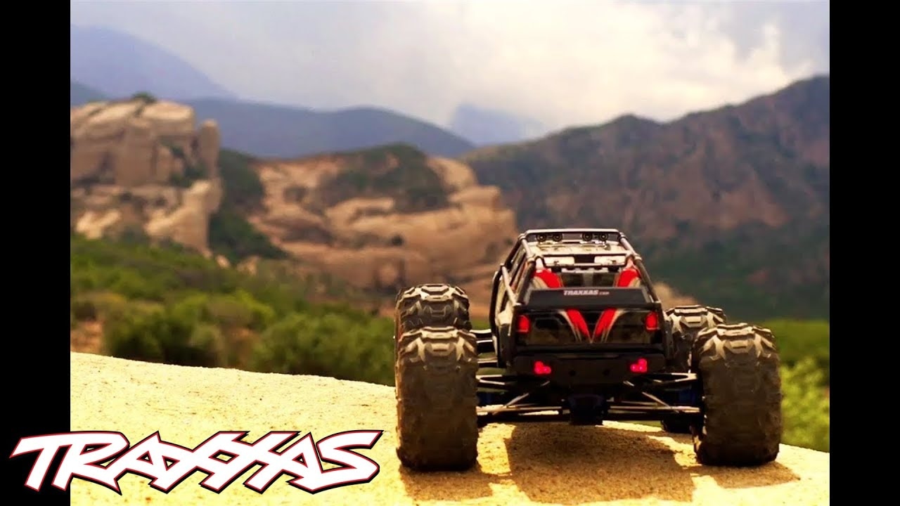 RC auto Traxxas Summit