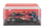 Bburago Ferrari F1  Sf-24 Team Scuderia Ferrari N 55 5th Miami Gp 2024 Carlos Sainz - With Pilot And Showcase 1:43 Červená Černá Světle Modrá