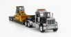 Dm-models Caterpillar International Hx520 Nákladní vůz s přívěsem + Pásový bagr 1:50
