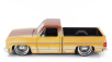Jada Chevrolet C-10 Pick-up Custom 1985 1:24 2 Tóny Krémově Hnědé