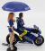 Minichamps Figures Pilota Valentino Rossi E Ombrellina Motogp 2004 - World Champion 1:12 Modrá Žlutá
