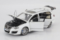 Nzg Volkswagen Passat Variant R36 V6 Sw Station Wagon 2010 1:18 Bianc0 Caramella - Bílá