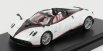 Lcd-model Pagani Huayra Roadster 2018 1:64 Bílá Perla