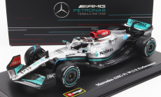 Bburago Mercedes gp F1 W13e Team Mercedes-amg Petronas F1 N 63 Season 2022 George Russel - With Helmet And Plastic Showcase 1:43 Stříbrná Zelená