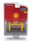 Greenlight Accessories Shell Oil Garage Set Officina - Ponte Sollevatore Auto - Four Post Lift 1:64 Červená Žlutá
