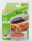 Johnny lightning Mazda Mx-5 Cabriolet Open 1999 1:64 Oranžová Bílá