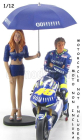 Minichamps Figures Pilota Valentino Rossi E Ombrellina Motogp 2004 - World Champion 1:12 Modrá Žlutá