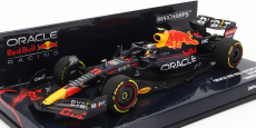 Minichamps Red bull F1 Rb18 Team Oracle Red Bull Racing N 11 1:43, tmavě modrá