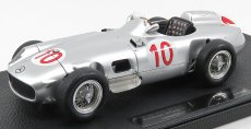 Gp-replicas Mercedes benz F1  W196 N 10 Winner Belgium Gp Juan Manuel Fangio 1955 World Champion 1:18 Silver