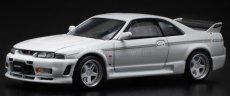 Pop-race-limited Nissan Skyline Gt-r (r33) Nismo 400r Coupe 1997 1:64 Bílá