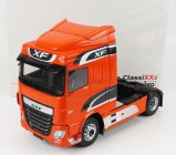 Premium classixxs DAF Xf Space Cab Tractor Truck 2-assi 2016 1:18 Oranžové Stříbro