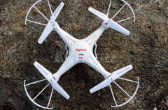 Recenze dronu Syma X5C