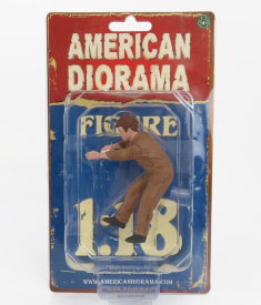 American diorama Figures Man Race Day 1 - Figure V 1:18 Brown