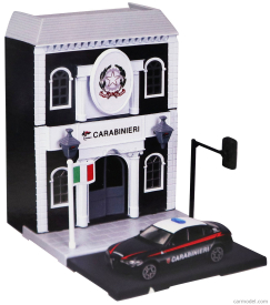 Bburago Accessories Diorama - Set Build Your City Police Station - Caserma Carabinieri - With Alfa Romeo Giulia 2015 1:43 Modrá Bílá