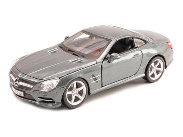 Bburago Plus Mercedes-Benz SL 500 Hardtop 1:24 stříbrná