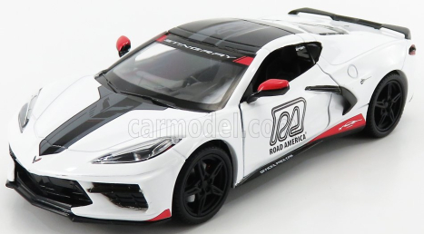 Greenlight Chevrolet Corvette C8 Official Pace Car Road America 2020 1:24 Bílá