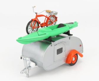Greenlight Trailer Teardrop With Bicycle And Kayak Boat Roulotte 1960 1:24 Stříbrná Červená Zelená