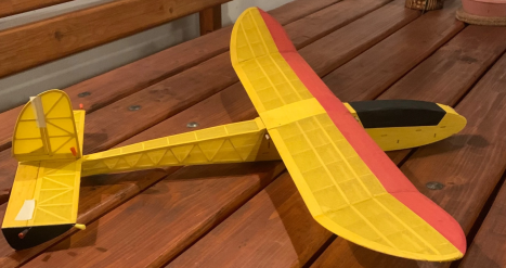 Letadlo Banana 900 RC elektro