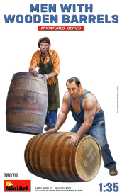 Miniart Figures Men With Wooden Barrels 1:35 /
