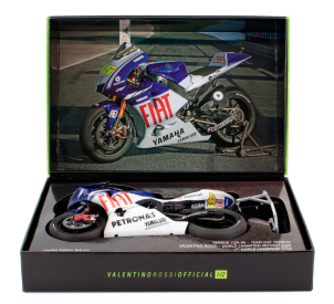 Minichamps Yamaha Yzr-m1 Team Fiat World Champion N 46 Motogp Season Dirty Version 2009 Valentino Rossi 1:12 Modrá Bílá