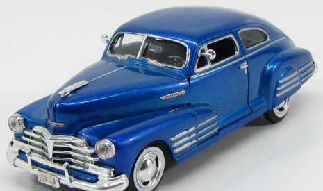 Motor-max Chevrolet Chevy Aerosedan Fleetline 1948 1:24 Blue Met
