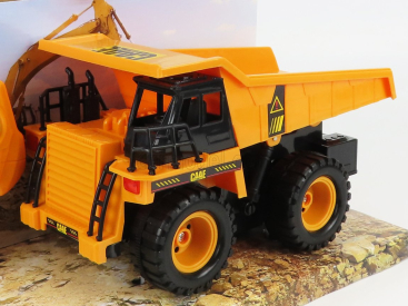 Re-el toys Case Titan Dumper Cassone Ribaltabile Cava Mineraria - Mining Truck 2013 1:24 Žlutá Černá