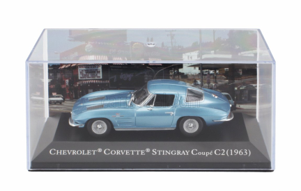 Edicola Chevrolet Corvette Stingray C2 Coupe 1963 - Con Vetrina - With Showcase 1:43 Světle Modrá Met