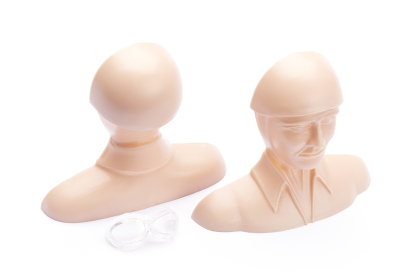 Závodní pilot 1/5, výška 80mm, šířka 97mm, nemalovaný