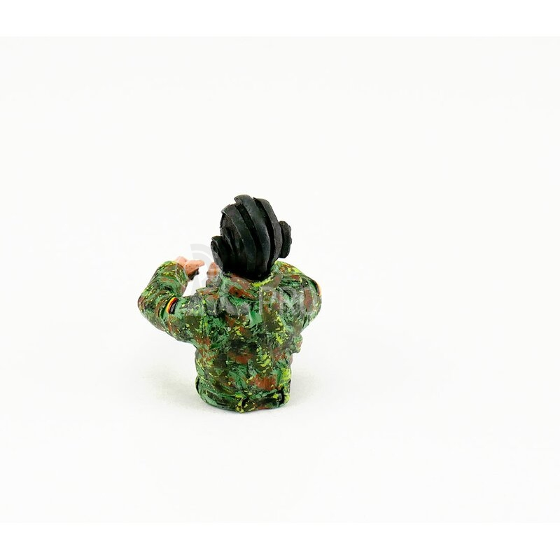 1/16 půl figurka německého tankisty Leoparda, ručně malovaný