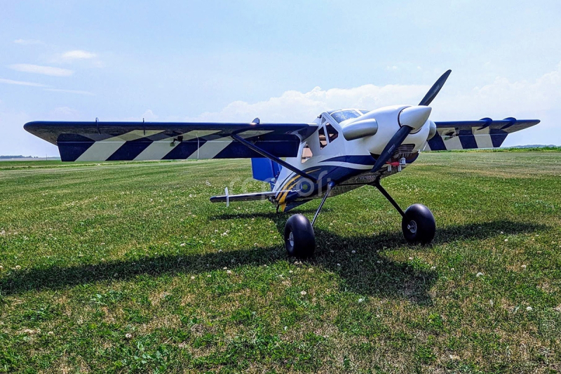 RC letadlo 100
