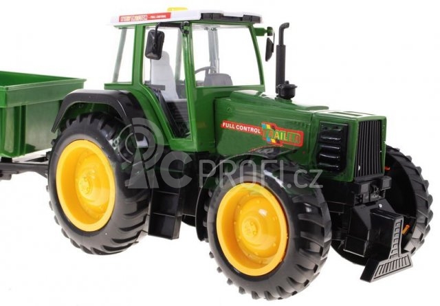 RC traktor s vlekem