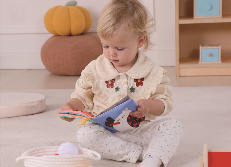 2Kids Toys Montessori set hraček pro nejmenší 5m+