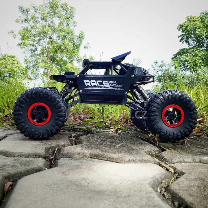 RC auto Strong Crawler se spoilerem, černá