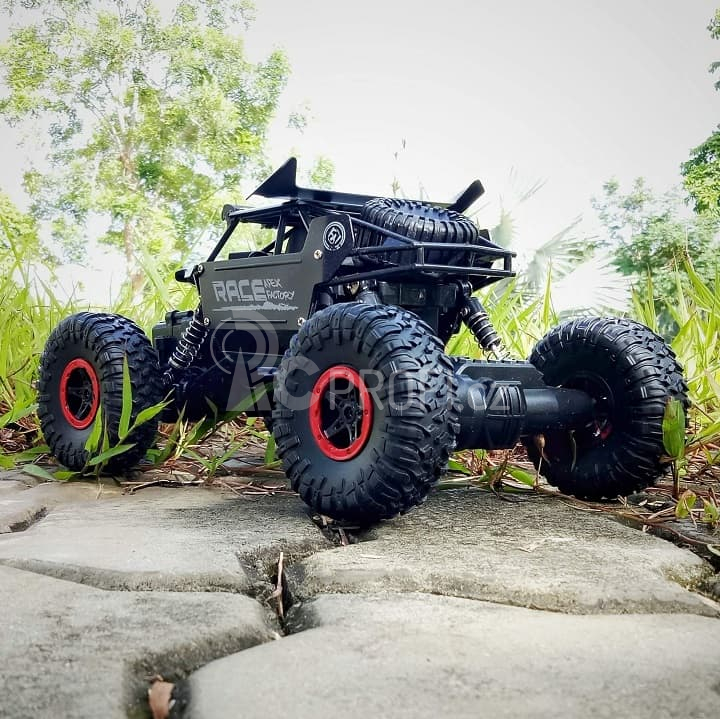 RC auto Strong Crawler se spoilerem, černá