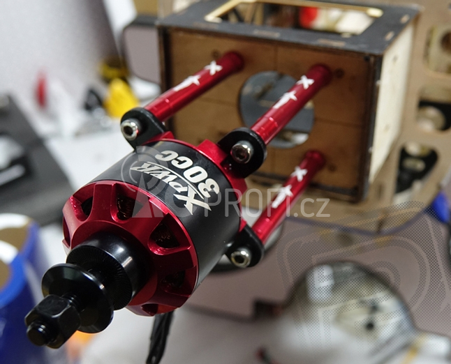 RC letadlo 75