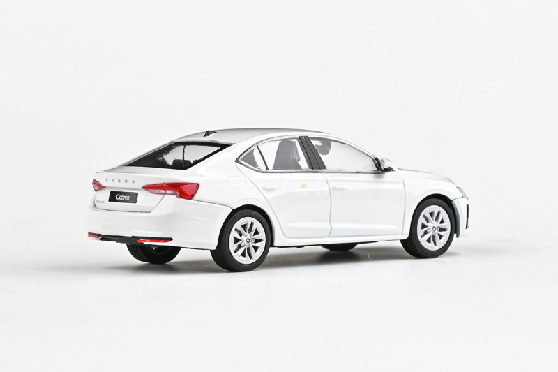 Abrex Škoda Octavia IV FL (2024) 1:43 - Bílá Candy